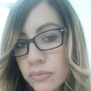 Meet your Posher, Ana cecilia